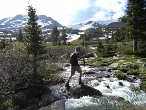 Crossing a stream on the way to King Lake (Photo by Laura MacLean)